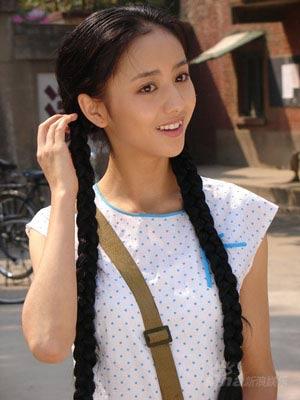 剧照-佟丽娅空巷子演绎美女成长历程(图)