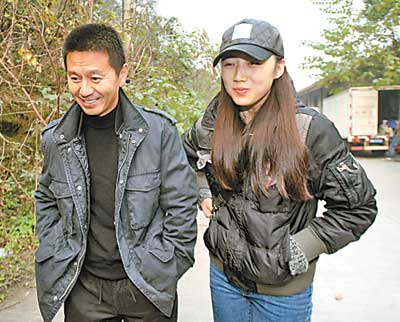 剧照-吴若甫重庆拍潮起两江夫人跟班当保姆(图)