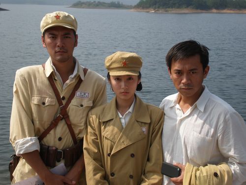 剧照-迷雾重重遭热抢 吕一偷师王学兵(附图)