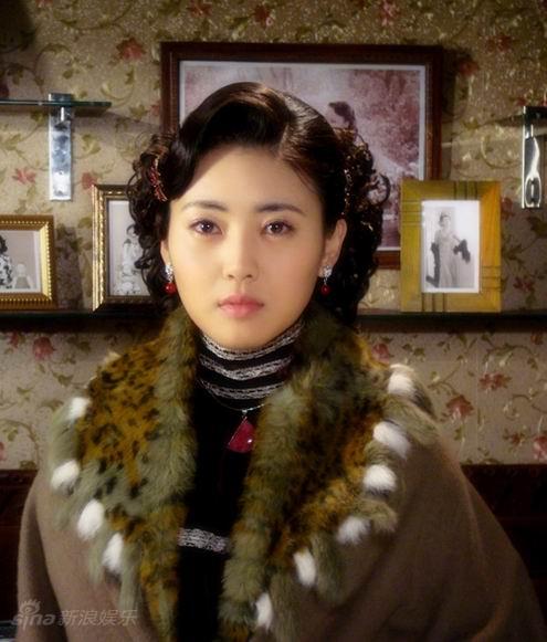 剧照-资料图片：爱-盛开主演--黎萱饰庄碧君