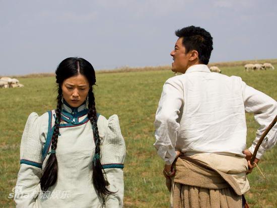 胡杨女人剧照