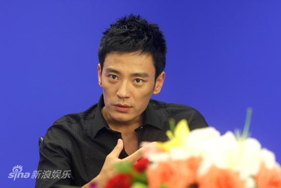剧照-图文：谍影重重主演做客-李光洁不愿回应感情