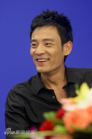 剧照-图文：谍影重重主演做客-李光洁笑谈新剧