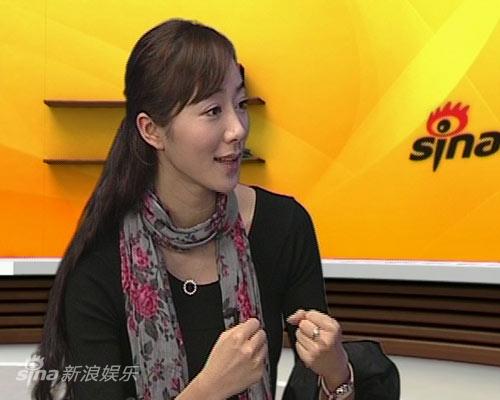 剧照-图文：韩雪做客新浪-聊今后工作