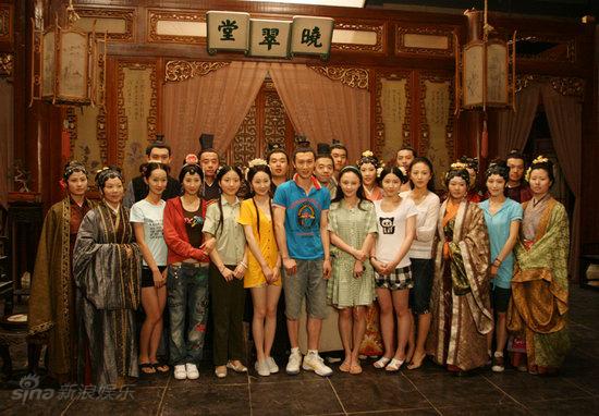 剧照-图文：BTV“探红楼”--探秘团与红楼梦中人合影