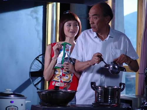 爱在左，情在右的剧照4
