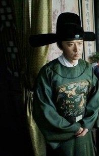 余人杰谁演的