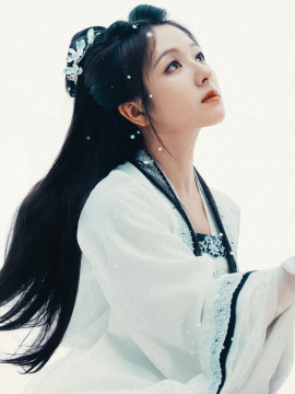 秦莞谁演的