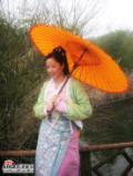 剧照-图文：聊斋奇女子鬼城设宴--瞿颖打红伞