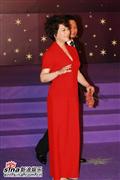 剧照-图文：香港金像奖红地毯-蔡琴红色礼服十分抢眼