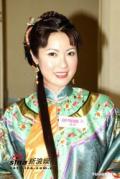 剧照-图文：御用闲人试装 郑少秋被美女环绕(5)
