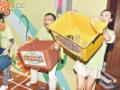 剧照-新剧宣传小学生失控 姚乐怡伍咏薇被掷垃圾(图)