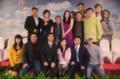 剧照-图文：新剧关机发布会--剧组主创集体合影