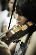 剧照-李智雅拍贝多芬病毒地铁演奏小提琴(组图)