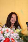剧照-图文：央视青春舞台发布会--郑希怡开怀大笑