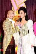 剧照-图文：老婆大人2宣传-大方喝交杯酒