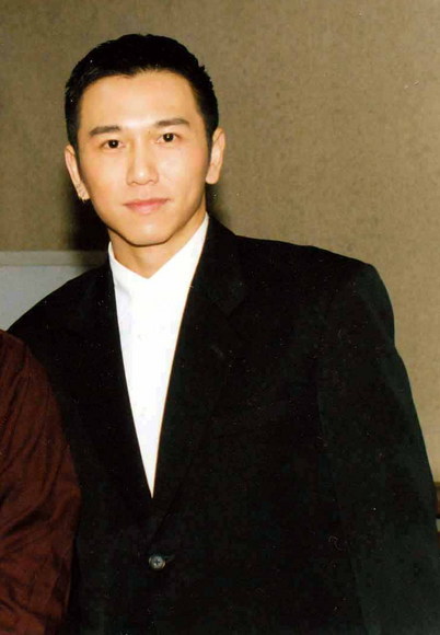 温兆伦写真