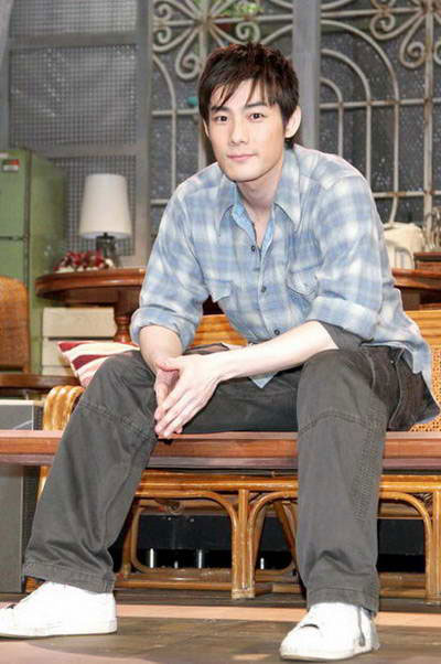 施易男写真