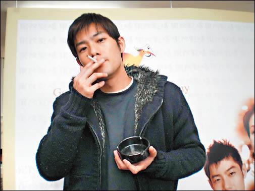施易男写真