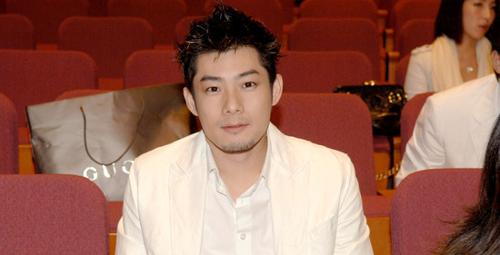 施易男写真