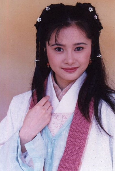 何美钿写真
