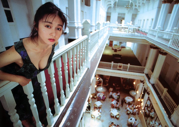 青山知可子写真