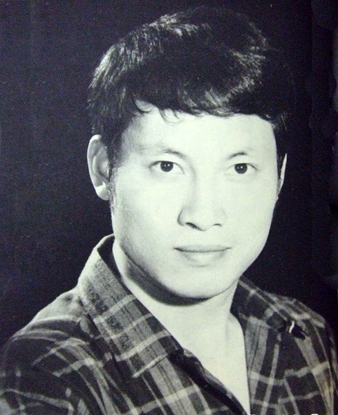 岳华写真