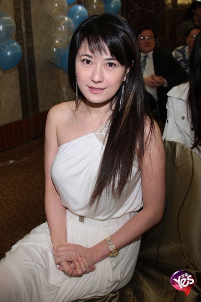 戈伟如写真