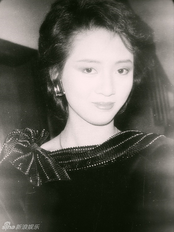 梅艳芳写真
