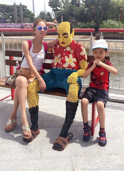 吴佳尼写真