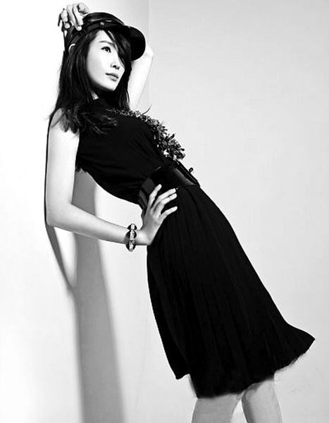 李泰兰写真