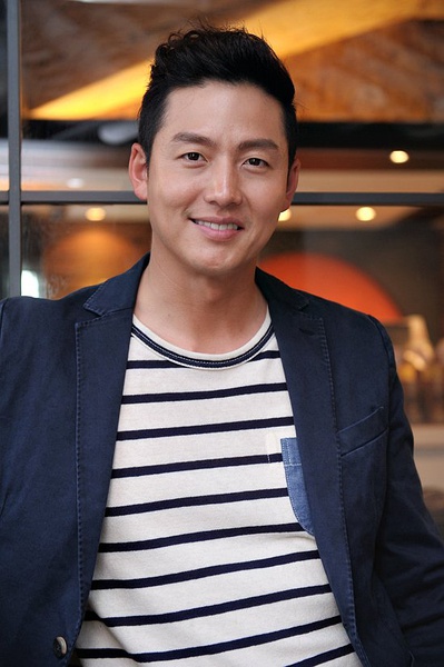 李廷镇写真