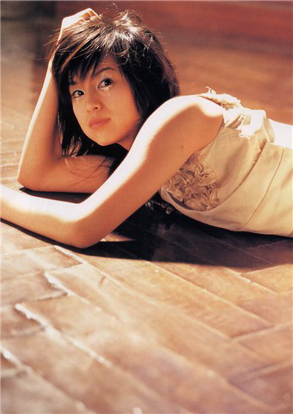 铃木亚美精彩写真12
