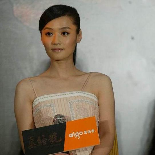 汤嬿写真