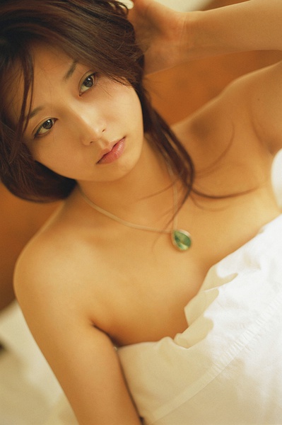 三津谷叶子写真