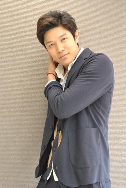 铃木亮平写真