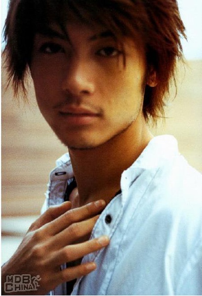 玉山铁二写真