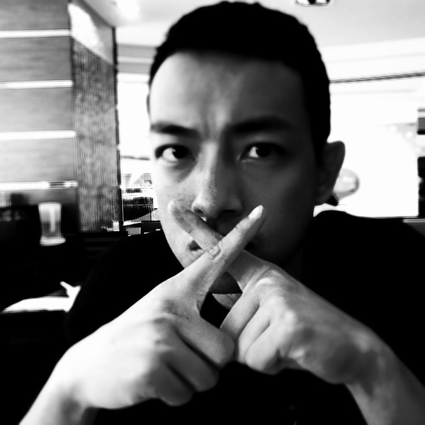 梁烈唯写真