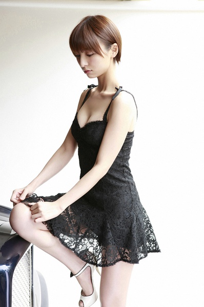 篠田麻里子写真