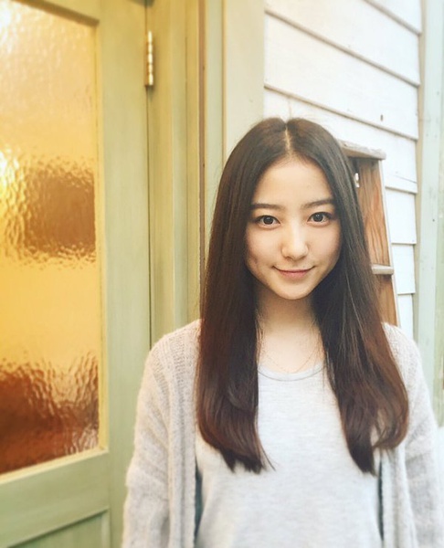 高田里穂写真