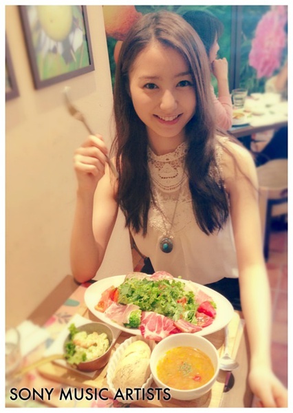 高田里穂写真
