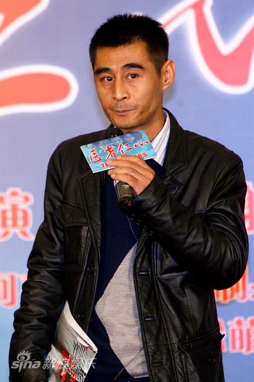 傅东育写真