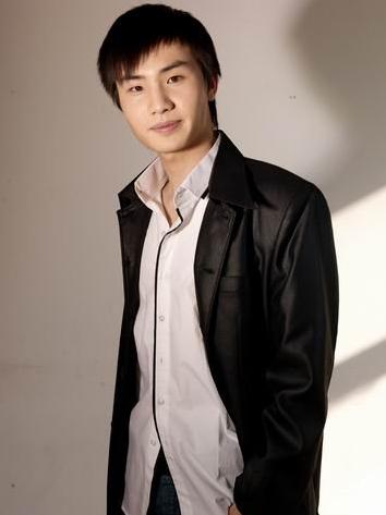 李彦明写真