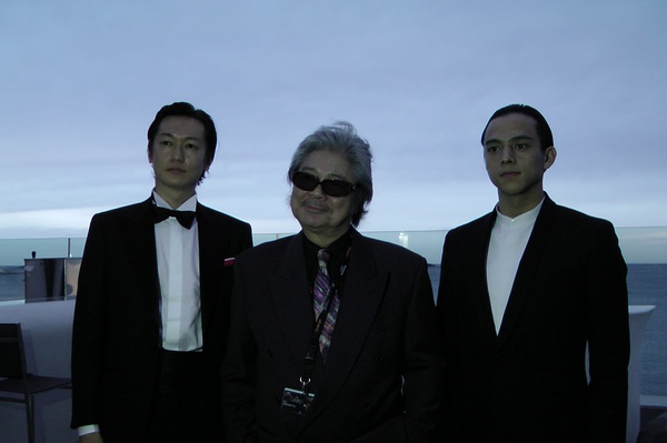 满岛真之介写真