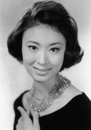 三田佳子写真