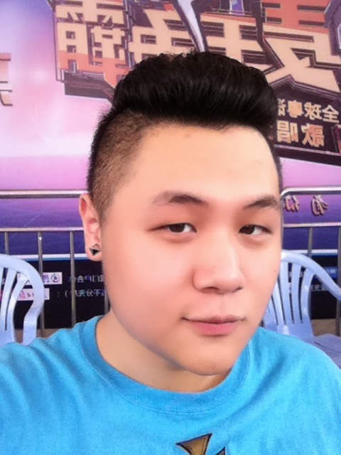 李俊毅写真
