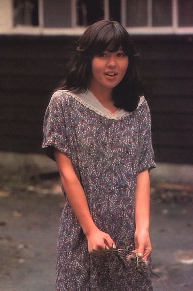 石野真子写真