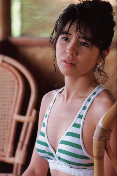 石野真子写真