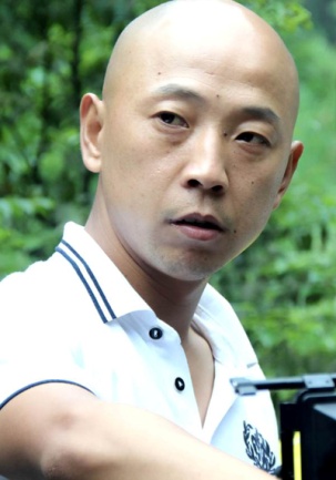 郭明尔写真