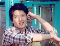 李东健写真